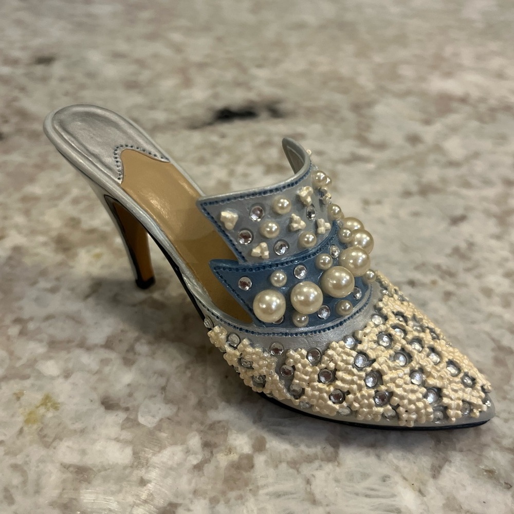 Just The Right Shoe By Raine - Frosted Fantasy - Retired